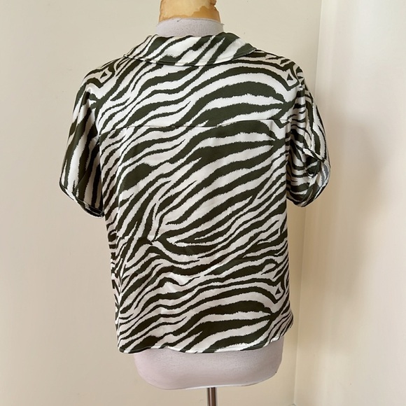 Rachel Zoe Green /ivory combo large front button short top, NWT. - Picture 2 of 7